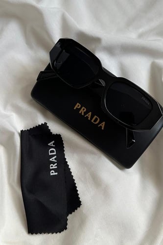 نظارة برادا