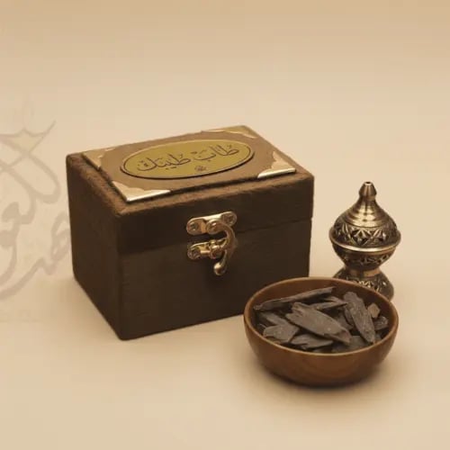 علبة عود مخملية فاخرة لحجم أوقية وأوقيتين مخصصة بت...