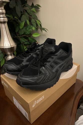 شوز ASICS