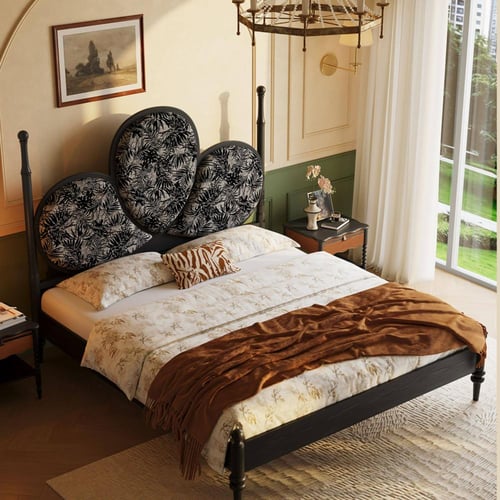 سرير مزدوج فرنسي عتيق – فخامة سوداء بتفاصيل راقية