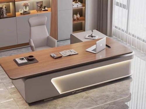 مكتب رئيسي بتصميم انيق