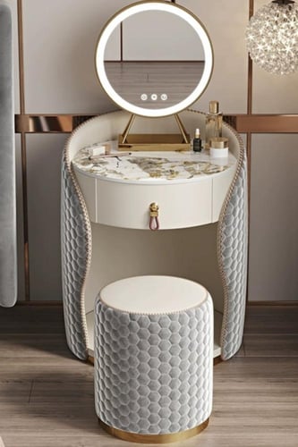 طاولة تزيين اسكندنافية