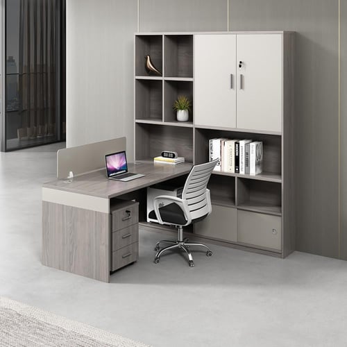 مكتب موظفين بتصميم حديث