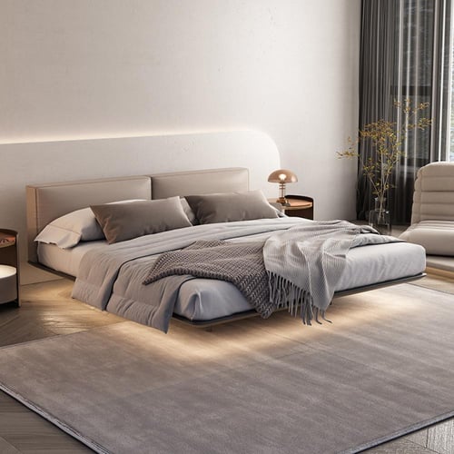 سرير أنيق بتصميم مريح