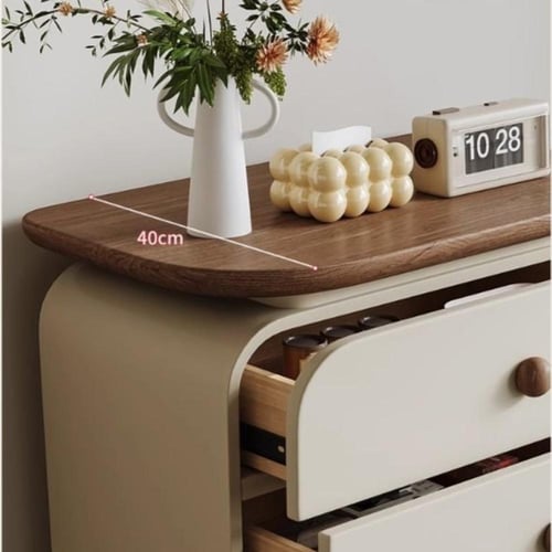 خزانة كلاسيكية من الخشب الصلب