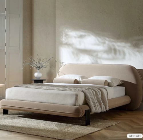 سرير بتصميم فاخر