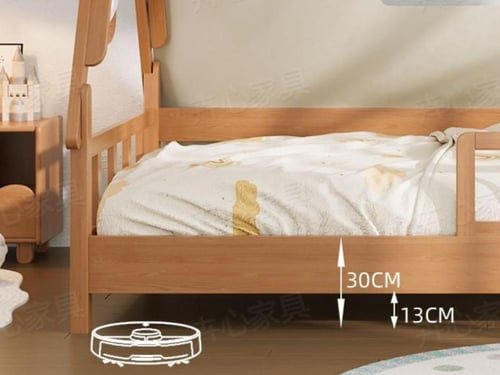 سرير أطفال على شكل بيت شجرة مع خيمة