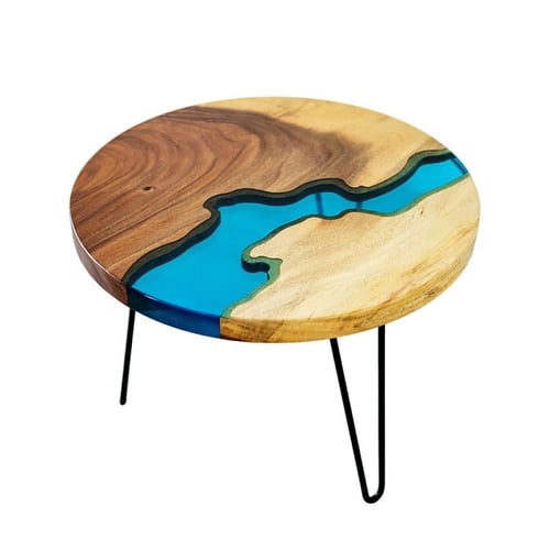 طاولة خدمة من خشب الجوز يتوسطها نهر الراتينج بمادة...