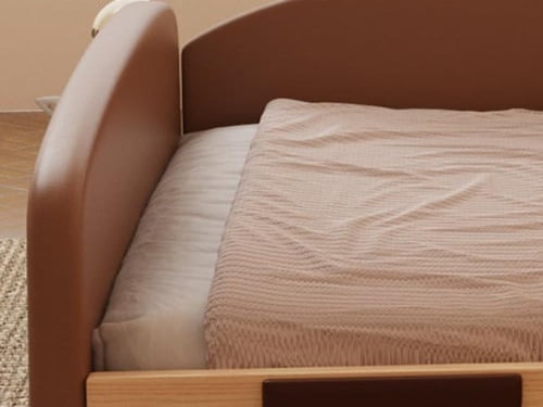 سرير أطفال من الخشب الصلب – أمان وراحة راقية