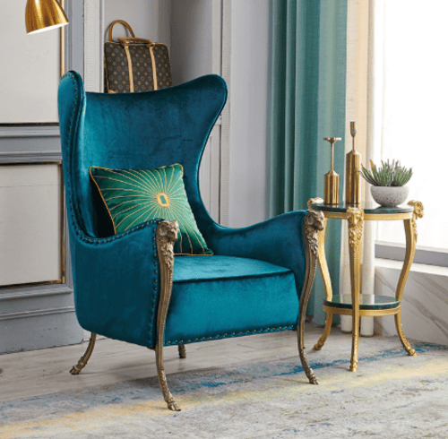 كرسي مخملي بتصميم ملكي