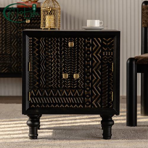 خزانة جانبية بتصميم مميز