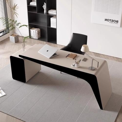 مكتب إيطالي بسيط وأنيق