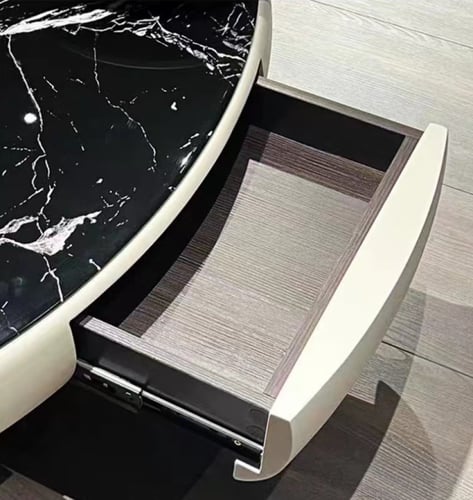 طاولة بتصميم عصري