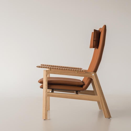 كرسي عصري وخفيف الوزن