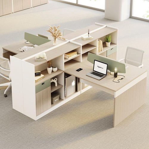 محطات عمل مكتبية للموظّفين