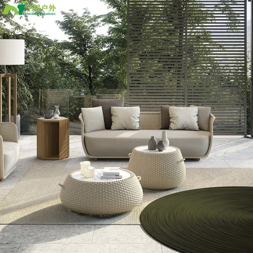 أريكة خارجية من الخيزران