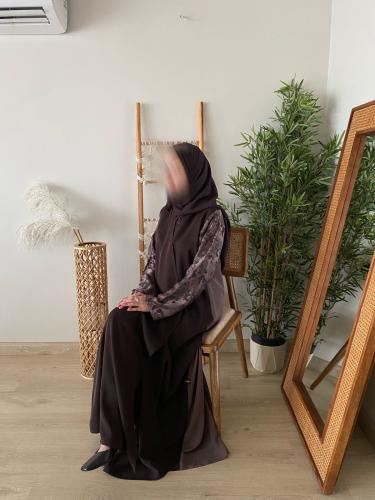 عباية قماش كريب باللون البني نصف كلوش
