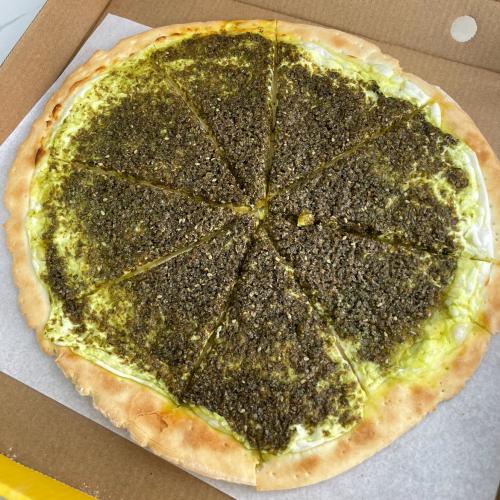 مناقيش زعتر لبنة