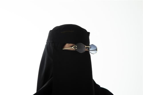 ميرا - ( Mira) ذهبي