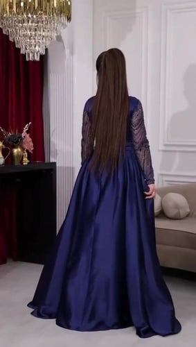 سوسن. الخامه تفته حرير على قطعه ترتر