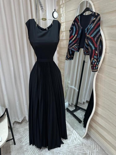 فستان مروى الأسود