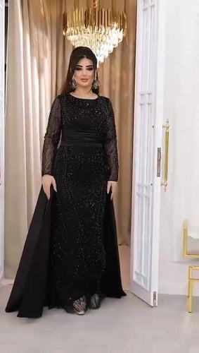 نور. الخامه تفته حرير على قطعه ترتر