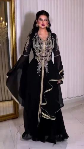 صفا. الخامه باربي على قطعه شيفون تطريز يدوي