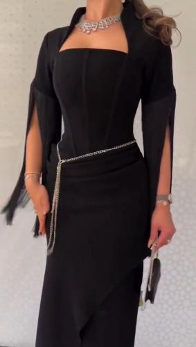 فستان يارا. فستان أسود أنيق يعكس فخامة كلاسيكية لا...