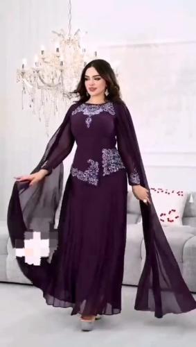 فستان سميه: شيفون جورجيت شك يدوي