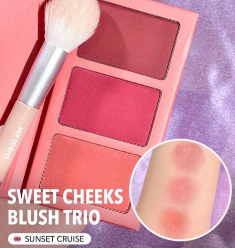 احمر الخدود الثلاثي