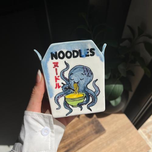نودلز بوكس Mr.Octopus