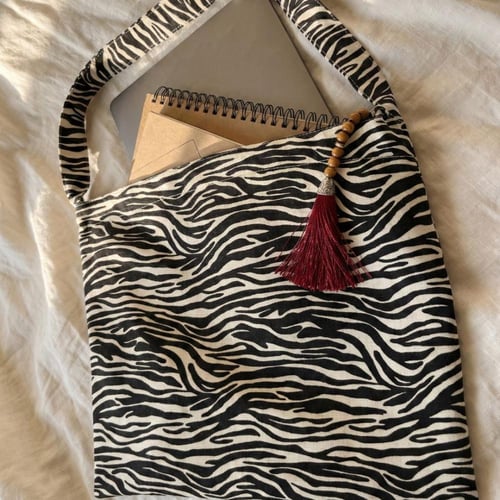 TOTE BAG الزيبرا