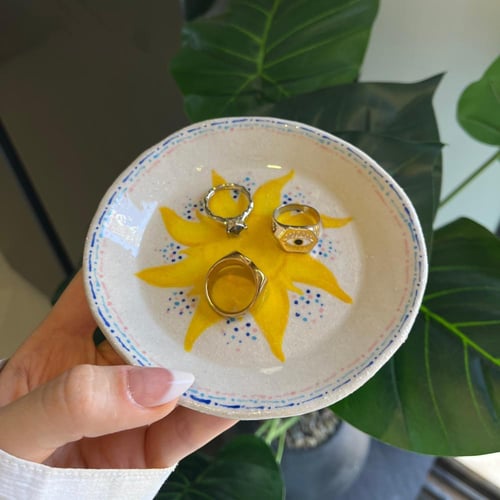 شمس# 4 - وعاء للإكسسوارات