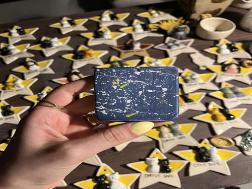 تعليقة سيارة وحجر عطري