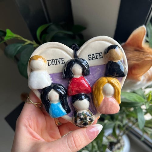 تعليقة الباب ( البيت الحنون ) يصمَّم حسب رغبتك