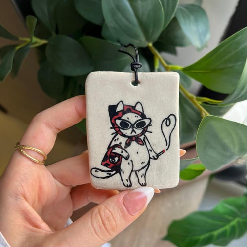 تعليقة سيارة-ميداليه يصمَّم حسب رغبتك