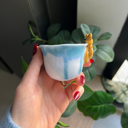 كوب قهوة سعودية -اسبريسو - او حامل للوسك يصمَّم حس...