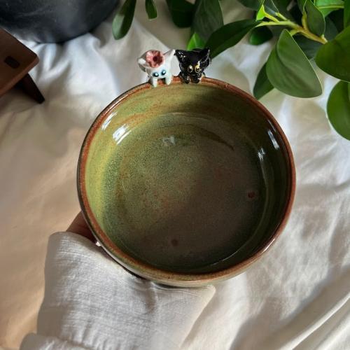 وعاء المياو لولو وصديقها