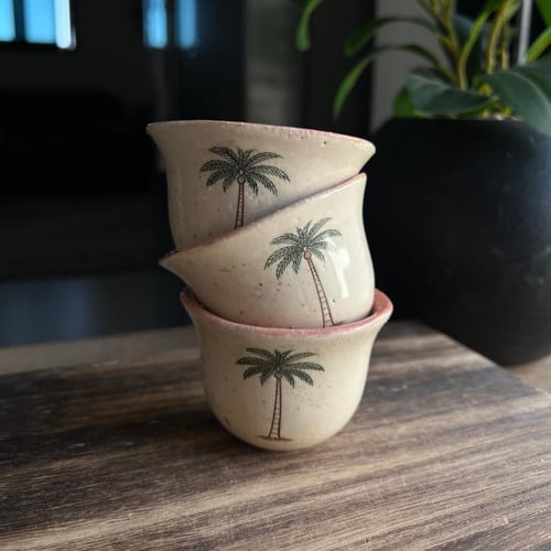 كوب قهوة سعودية -اسبريسو - او حامل للوسك يصمَّم حس...