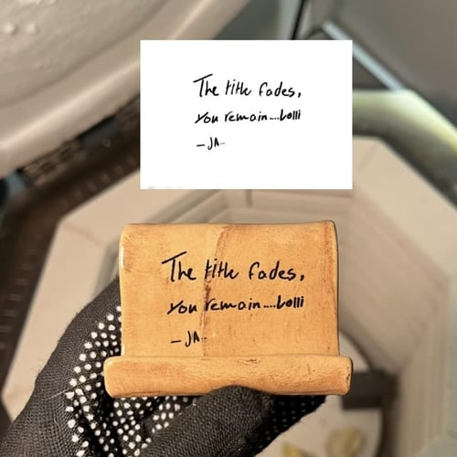 رسالة ابدية بخط يدك ♥️ تعليقة سيارة ( ميدالية )