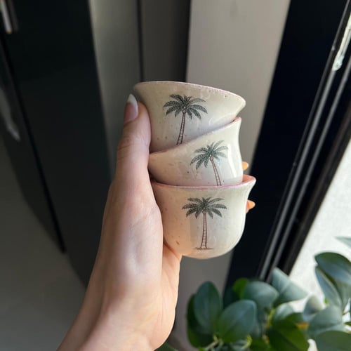 كوب قهوة سعودية -اسبريسو - او حامل للوسك يصمَّم حس...