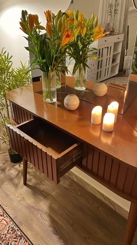 تسريحة خشب سنديان مع مراية الهبة