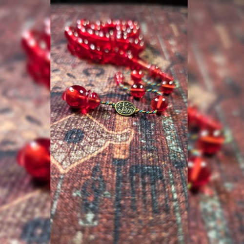 مسباح فاتوران أحمر