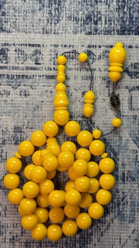 مسباح بولنق أصفر – طاقة وأناقة تليق بك