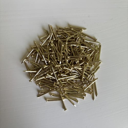 مسامير ذهبي أو فضي ( 100 جرام )