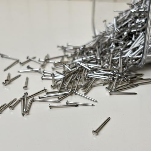 مسامير ذهبي أو فضي ( 100 جرام )