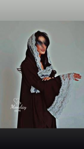 عبايه كريب باكمام كلوش