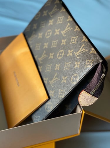 باوتش LV Pouch