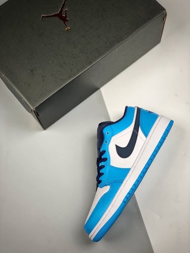 Air Jordan 1 Low UNC