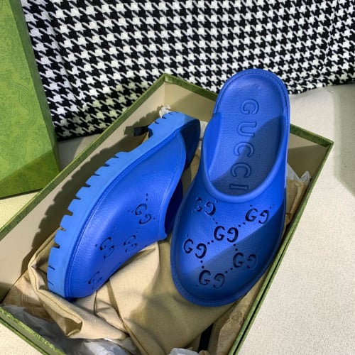 Gucci slippers